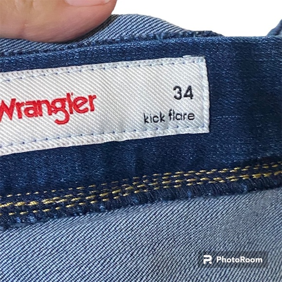 Wrangler High Rise Kick‎ Flare Crop Frayed Hem Jeans - Picture 11 of 12